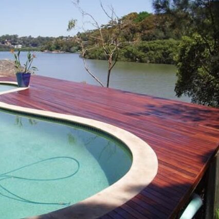 jual decking kolam renang
